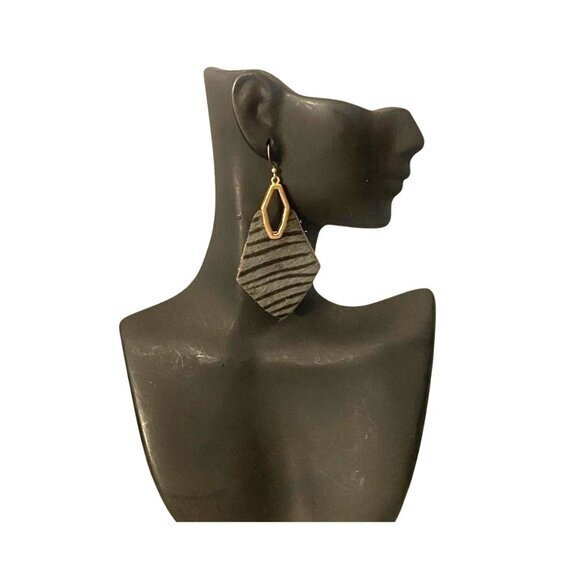 Zebra Print Faux Leather Geometric‎ Drop Earrings With Gold Hexagon Accents - Picture 2 of 12